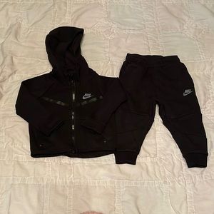 12MO Black Nike Tech sweat suit